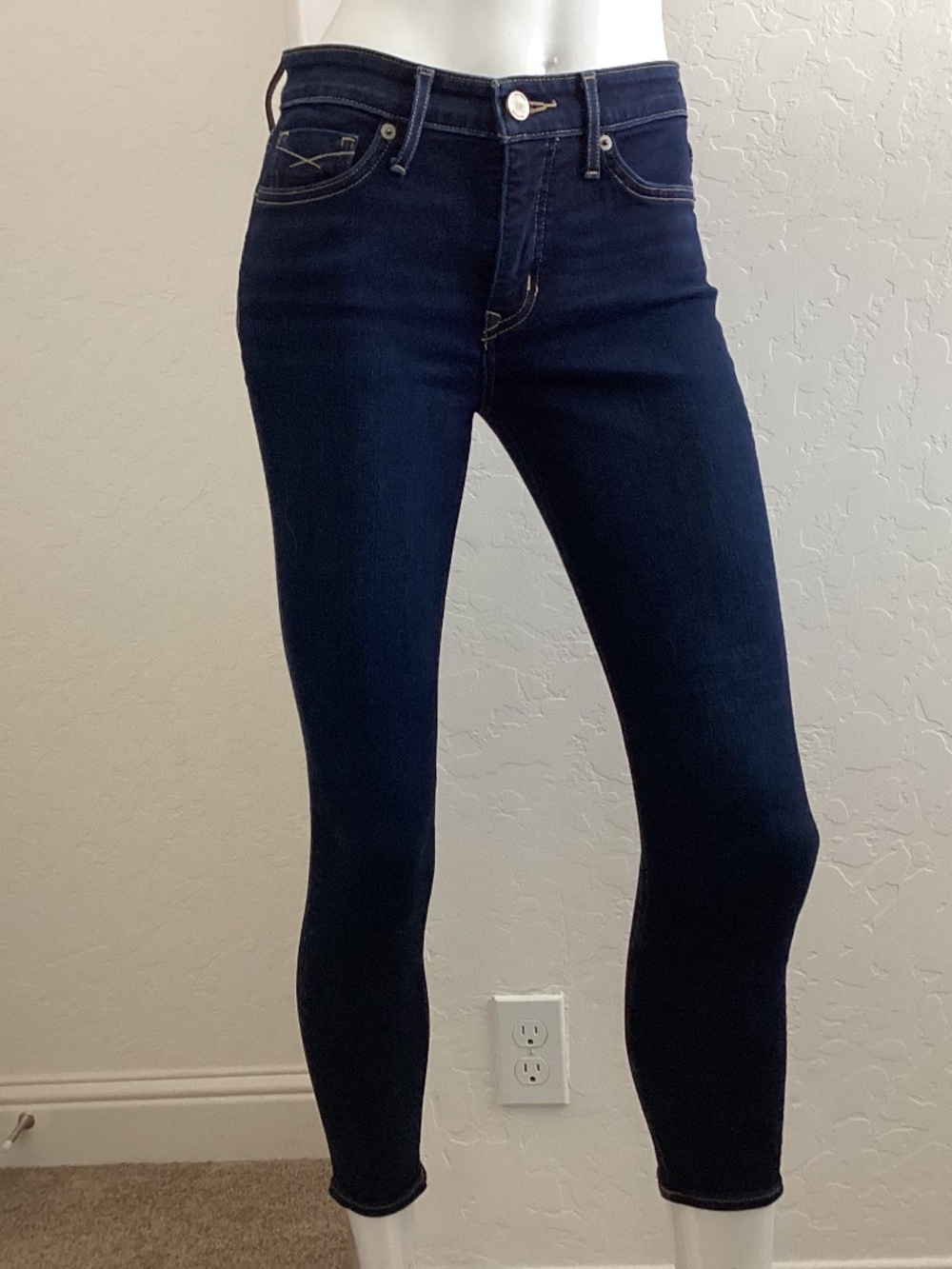 Revtown, NEW WITHOUT TAGS, size (waist) 27,  skinny, dark wash